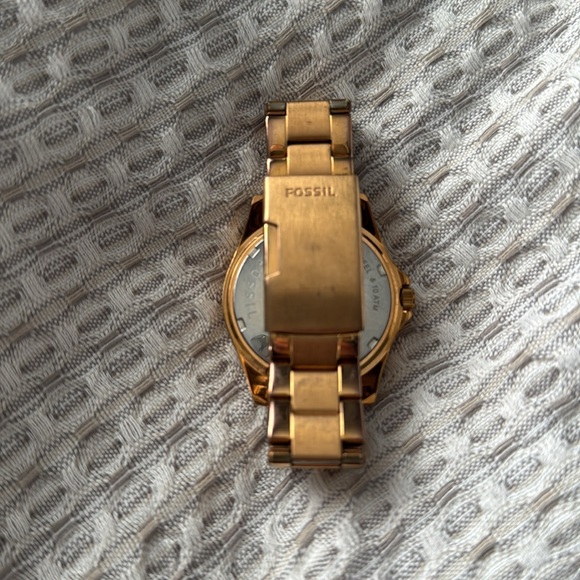 Fossil rose gold watch with diamonds - Picture 4 of 5